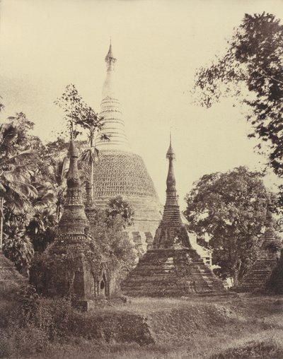 ラングーンシュエ・ダゴン・パゴダ近景、1855年11月（写真） 作： リンネ・トライプ