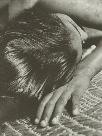 シエスタ（白黒写真） 作： Lionel Wendt
