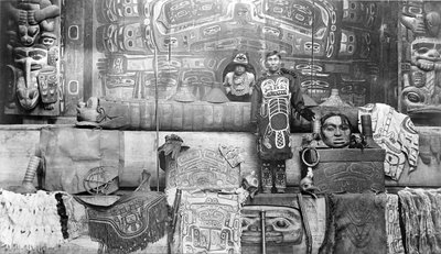 アラスカインディアンチーフスハウス、1897年 作： Lloyd Valentine and Pond, Edwin Percy Winter
