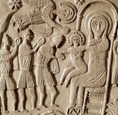 中世の考古学（Middle Ages）。ロンバルディアの蛮族芸術：マギの崇拝、ラチス公の祭壇の低レリーフ彫刻、ロンバルディア美術、737-744年。チヴィダーレ・デル・フリウリ、クレティアン美術館、大聖堂の宝物 作： Lombard School