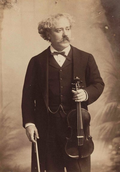 ヴァイオリン奏者で作曲家のポール・ド・サラサテの肖像 1844-1908年、c. 1895年。 作： London . Photo studio Elliott and