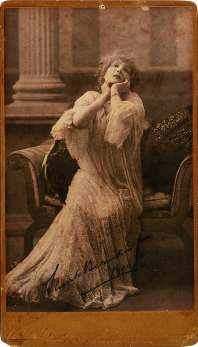サラ ベルナールの肖像 1844 ～ 1923 年、1906 年。 作： London . Photo studio W. and