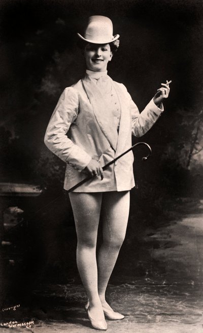 リリーアイリス、女優、1906年。 作： London Stereoscopic and Photographic Co