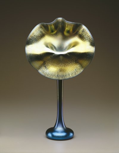 青と金のファブリル「ジャック・イン・ザ・プルピット」花瓶 作： Louis Comfort Tiffany