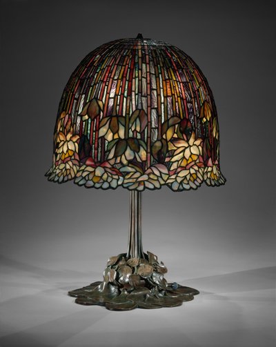 ランプ 作： Louis Comfort Tiffany