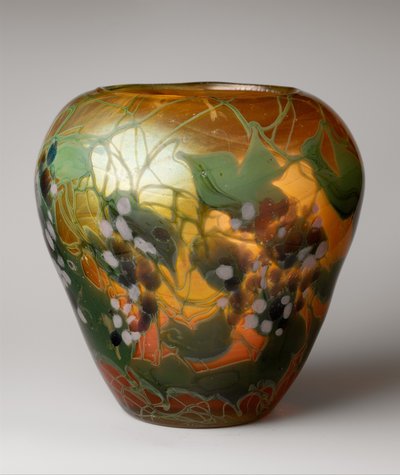 花瓶 作： Louis Comfort Tiffany