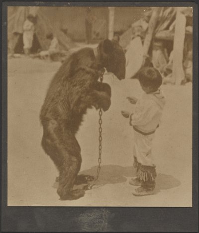 [鎖につながれた熊を連れた少年］ 作： Louis Fleckenstein