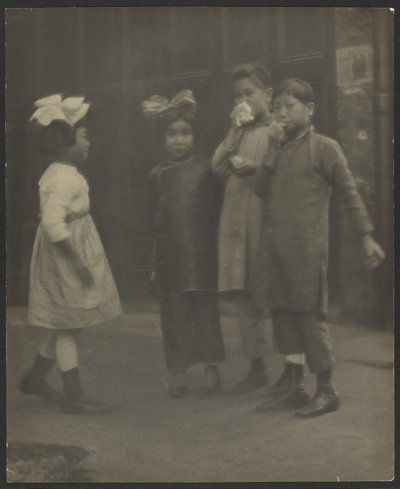 [チャイナタウンの子供たち］ 作： Louis Fleckenstein