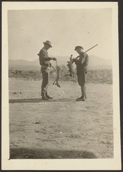 [フレッケンシュタインと銃を持った男と死んだジャックラビット】。］ 作： Louis Fleckenstein