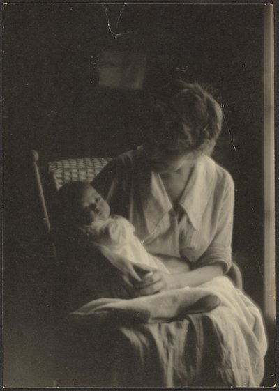 [赤ちゃんを抱くフローレンス］ 作： Louis Fleckenstein