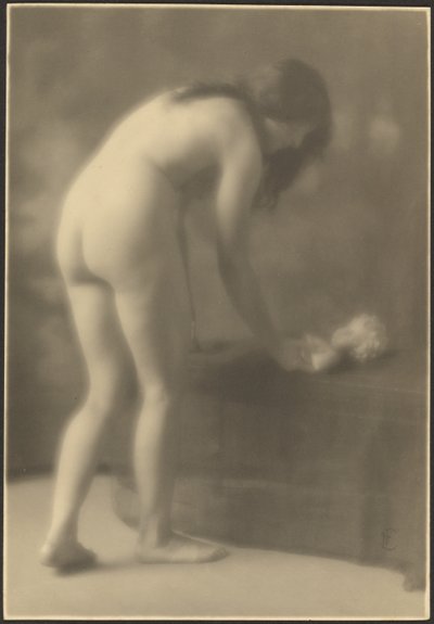 人形とヌード 作： Louis Fleckenstein