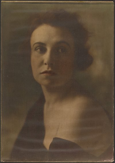 [裸の肩の女性の肖像]。 作： Louis Fleckenstein