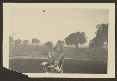 [女と子供] 作： Louis Fleckenstein
