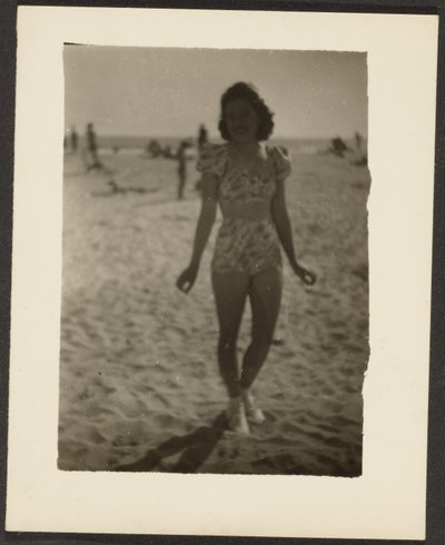 [ビキニの女] 作： Louis Fleckenstein
