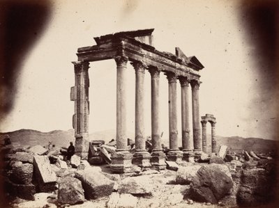 列柱西端の霊廟、パルマイラ、1864年（写真） 作： ルイス・ヴィグネ