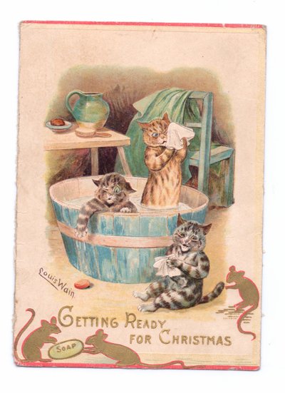2匹のねずみが石鹸で遊んでいる間にバスタブに2匹の猫が入ったビクトリア朝のクリスマスカード、1880年頃 作： Louis Wain