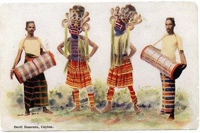 デビルダンサー、セイロン、1900〜20年頃（手描きの写真） 作： Ltd. Ceylon Plâté