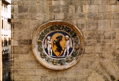 ギルド「メルカンツィア」の紋章 作： Luca Della Robbia