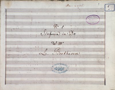 ルートヴィヒ・ヴァン・ベートーヴェン作曲「交響曲第1番ハ長調 op.21」の楽譜の最初のページ。 作： Ludwig van Beethoven