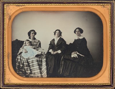 母子と二人の女性の肖像,c.1850年（写真） 作： Luther Holman Hale