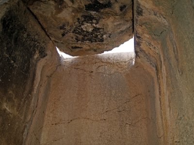 柱の墓、クサントス、トルコの内部 作： Lycian
