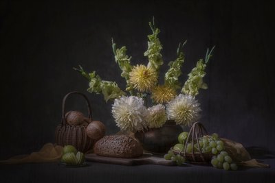 ダーク・フローラル・ハーベスト 作： Lydia Jacobs