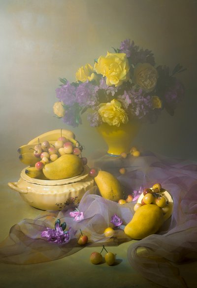 優雅な果実と花々 作： Lydia Jacobs