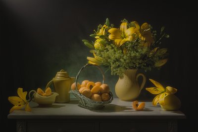 黄金のユリとアプリコット 作： Lydia Jacobs