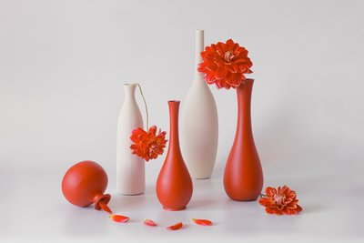 現代的な花の静物画 作： Lydia Jacobs