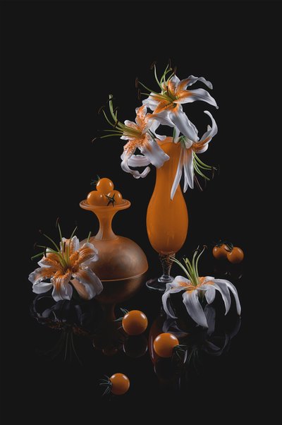 オレンジ色のユリの静物画 作： Lydia Jacobs