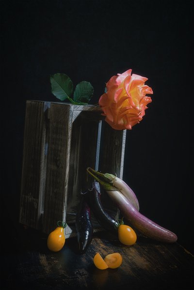 バラと農産物の静物画 作： Lydia Jacobs