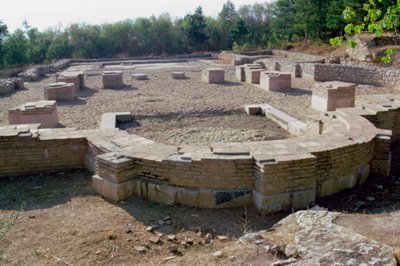 バシリカの発掘 作： Macedonian School