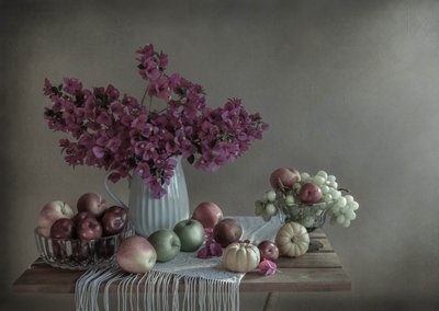 秋の収穫の静物画 作： Margareth Perfoncio