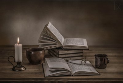 キャンドルライト・ブックス 作： Margareth Perfoncio