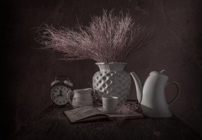 静かなティータイム 作： Margareth Perfoncio
