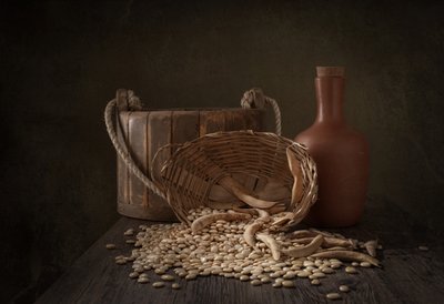 素朴な豆の収穫 作： Margareth Perfoncio