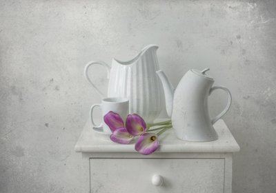 シャビーシックな静物画 作： Margareth Perfoncio