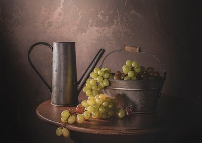 昔ながらのブドウ収穫 作： Margareth Perfoncio