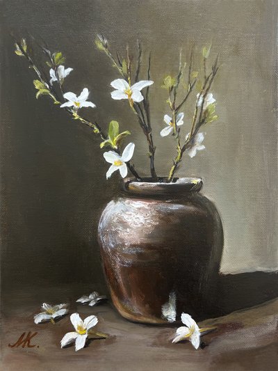 素朴な花瓶と白い花 作： Marina Kozyr