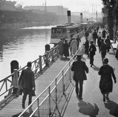 ベルリン: An der Jannowitzbrucke; ヤノヴィッツ橋 (白黒写真) 作： Mario Bucovich