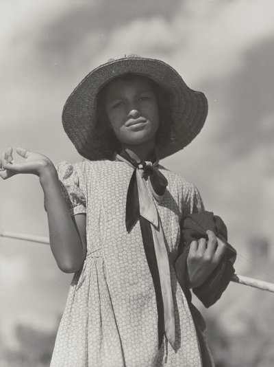 ルイジアナ州メルローズ、ケーン川での釣りを終えて帰宅するケイジャン一家の娘 作： Marion Post Wolcott