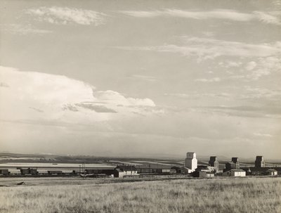 米国の穀倉地帯、中西部の穀物エレベーター/ グレートプレーンズ、カーター、モンタナ 作： Marion Post Wolcott