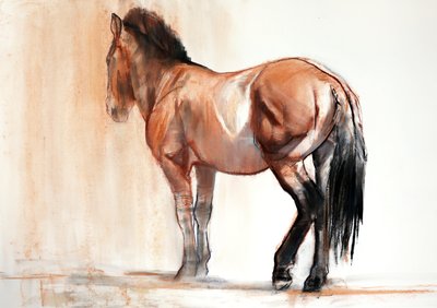 スタンド（Przewalski）、2013、（紙にパステルと木炭） 作： Mark Adlington