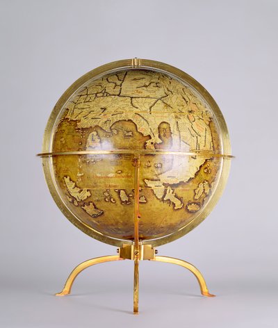 地球儀、「ブリクセン」と呼ばれる一対の地球儀のうちの一つ、1522年頃（木にペンとインク、水彩とグワッシュ 作： Martin (c.1470 1521) (after) Waldsemuller
