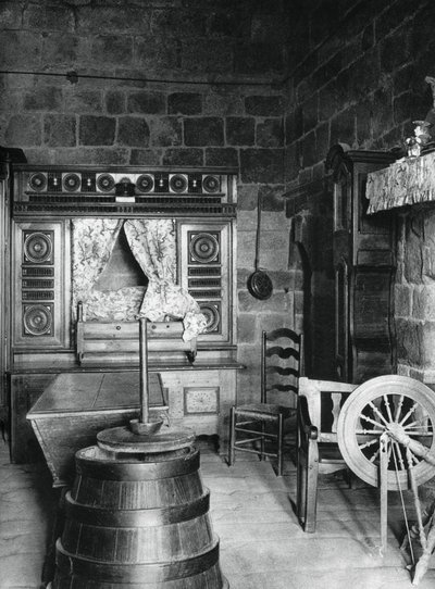インテリア、ディナン、ブルターニュ、フランス、1937年。 作： Martin Hurlimann