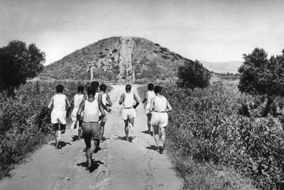 1937年、ギリシャのマラソンの古墳。 作： Martin Hurlimann