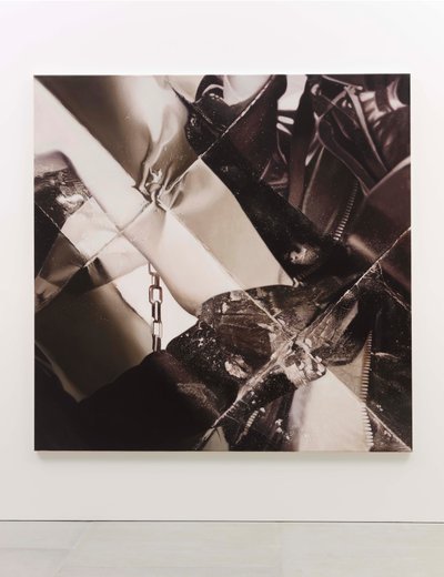 都市伝説, 2012 （キャンバスに油彩） 作： Mat Collishaw