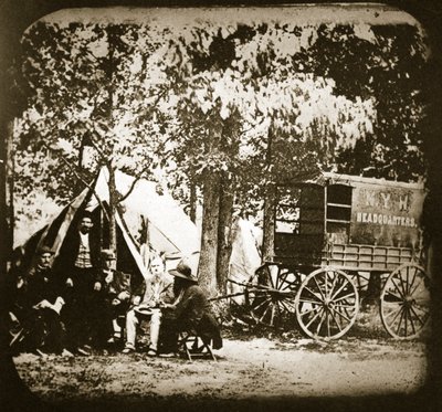 カルペパーコートハウスのフィールドにあるニューヨークヘラルドの本部、1863 作： Mathew B. Brady