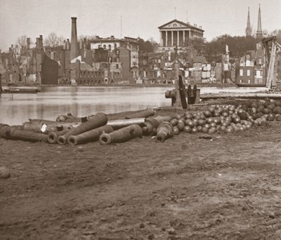 バージニア州リッチモンドの廃墟（モノクロ写真 作： Mathew Brady