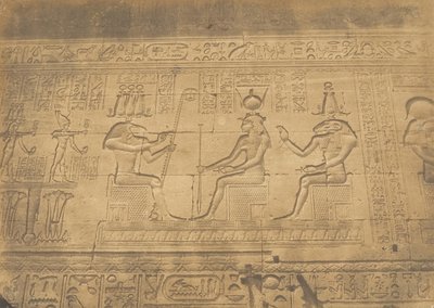 デンデラー・テンティリス神殿のファサードのバスレリーフ（1849-50年）。 作： Maxime Du Camp